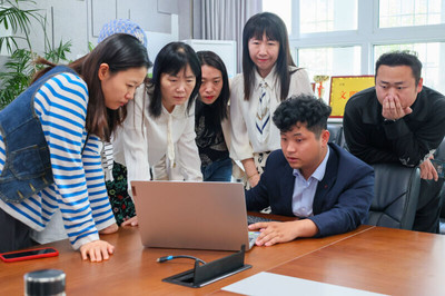 鄭州市信息技術學校成功召開移動應用服務與技術、大數據技術應用項目論證會